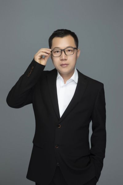 需要跟车送货安装家具的师傅，月薪5-8千。