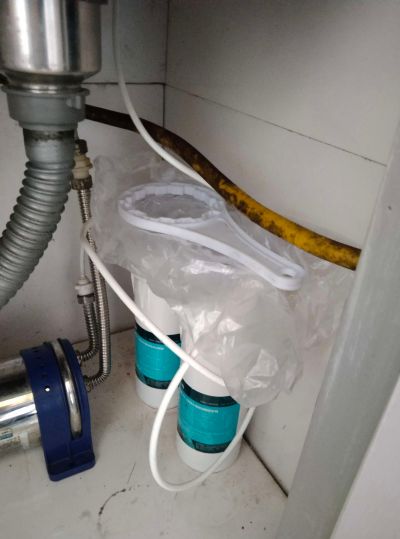 安装净水器和晾衣架