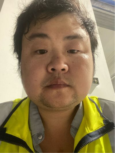 电工安装柜子