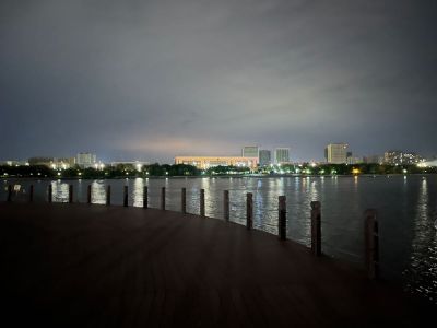 烟台芝罘区，卫生间墙砖300/600水泡砖，地砖
300/300。厨房300/600水泡砖，地砖600/600。胶
泥施工，通算37一平。
客厅地砖800/800，走廊地砖600/600。25一平。
-户一结。。现在就能进场干活的联系我。
少数民族勿扰。