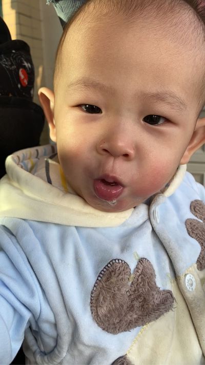 新房挂照片在墙上