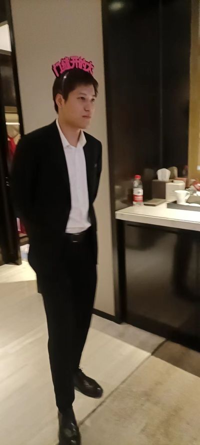 电工 350一天 八小时  525十二小时
需要做两个星期左右 浦东 包吃住
帮介绍事情做完 有红包🤝 诚信走天下