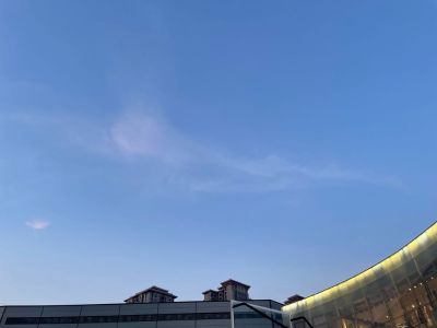 两根2米晾衣杆，需要打孔，两大两小卫生间置物架，也需要打孔