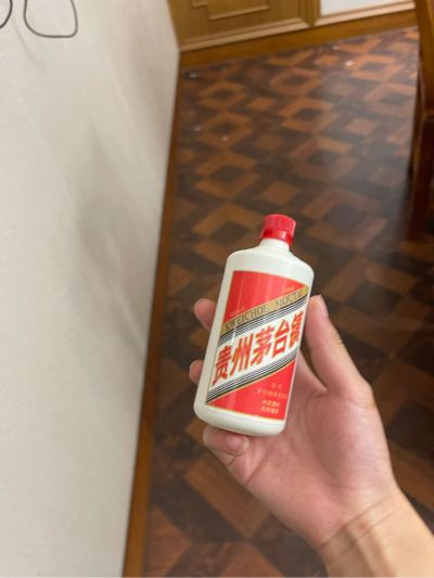 安装写字桌椅