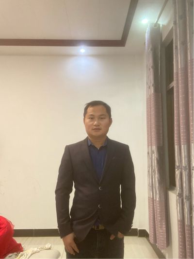 电锤和尖嘴钳五孔插座面板胶枪和结构胶