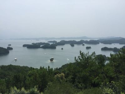 很老的玻璃移门锁坏了