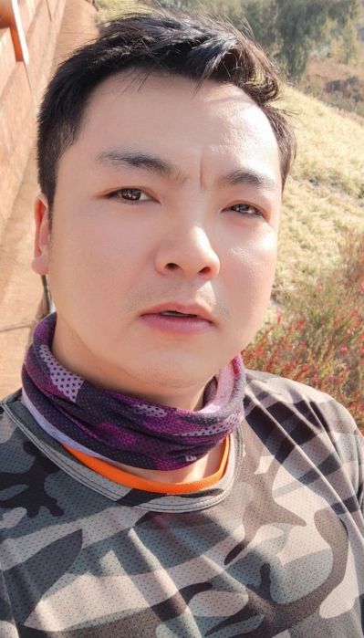 百事通帮忙开车。帮忙上下货。