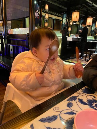 两个浴室柜一个阳台柜需要安装
