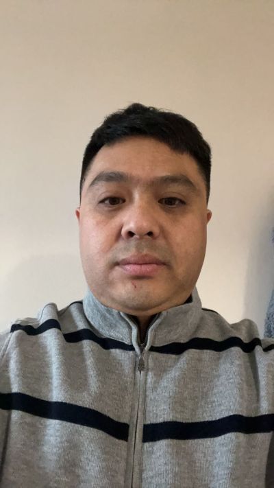有电工证。要安装导轨，相关设备齐全。