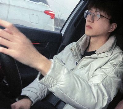 有100平方的墙板需要安装，价格面议，
一七七 六三二一 二一零八