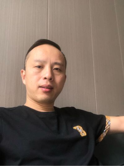 木工电工刮灰