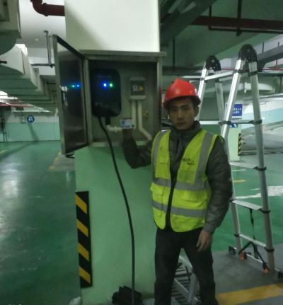 本人是新能源汽车充电桩安装师傅，安装，维修调试设备等，包工包料