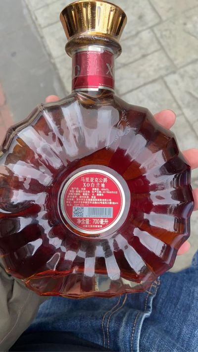 白酒红酒家具安装