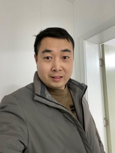 装修期间刮灰刷漆