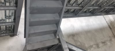 焊工，长期接活，钢结构 ， 安装 ， 切砖围墙，围墙栏杆，钢结构镇楼，