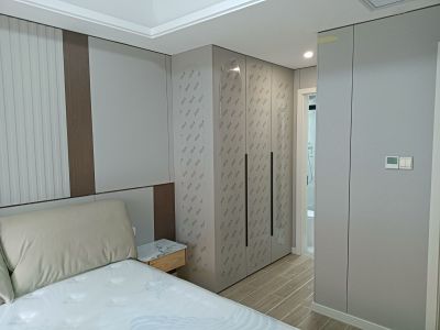 我们有自己的团队，承接大型、酒店、公寓、商场、公司、家庭、别墅、样板间、电动餐桌，搬家、办公家具、全屋定制家具安装……，联系：17681594305