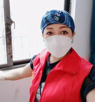 本人承接 :新房开荒，家庭保洁，擦玻璃，上门做饭，搬家收纳等。随时联系我 24小时在线
联系电话  罗女士  19374275601