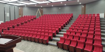 专业安装礼堂椅课桌椅