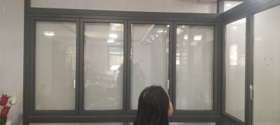 主营！门窗！沙窗！不绣钢！封阳台！折叠门，窗。移门！防盗门
！厕所门！∴