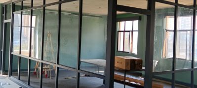 玻璃隔断装饰不锈钢隔断