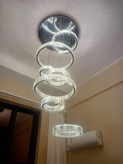 专业安装灯具