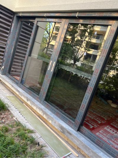 专业安门窗