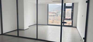 现场施工安装队:专业金属网铝板方通吊顶，不锈钢玻璃隔断地簧门
合作联系电话15210168961