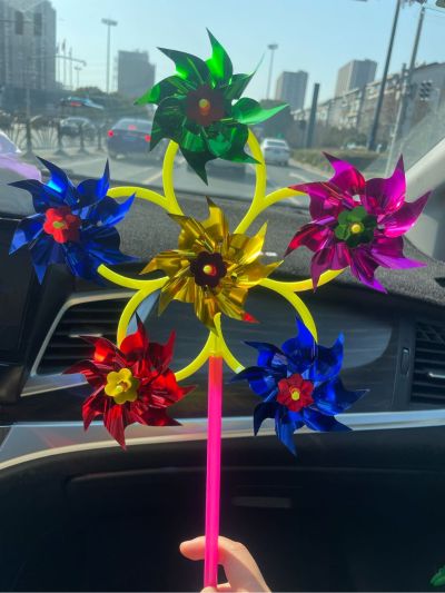 高低柜一个，会议桌一个，老板桌一个，40把椅子，可以再议，要价高得多别联系