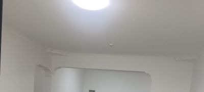 专业室内外搞涂料，旧墙翻新。毛坯。