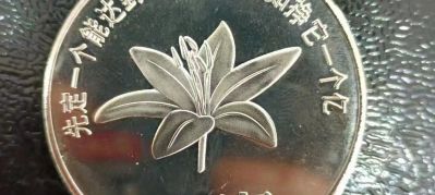 本人专业隔墙吊顶涂料施工队，有需要隔墙吊顶的可以联系我，13761646656