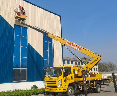 个人22米高空作业车真诚为您服务！可包可点，可外出！欢迎您的来电13275308822