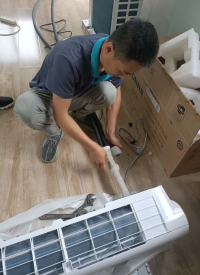 专业空调维修安装，中央空调，家用空调，出售回收，新旧二手空调，家装水电。