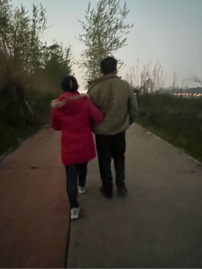 叉车或砌墙