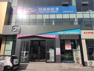 房间需要吊顶 地板。装门
