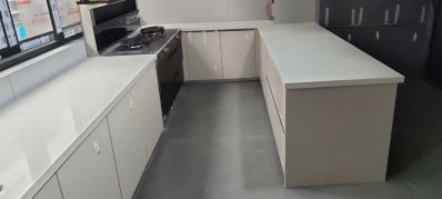 专业安装全屋定制类，主攻衣柜橱柜，期待与您合作