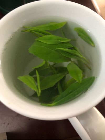 修复受损墙面