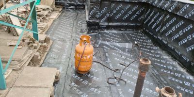 西安专业承接各项新旧防水工程，卫生间防水，地下室防水堵漏工程，电话13474000129.