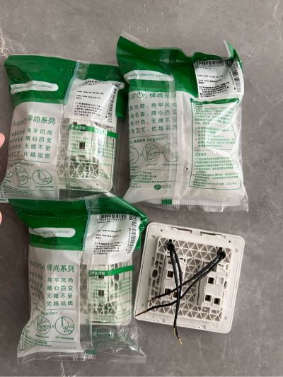走楼梯搬运，17楼，需要两人   屏风40斤左右