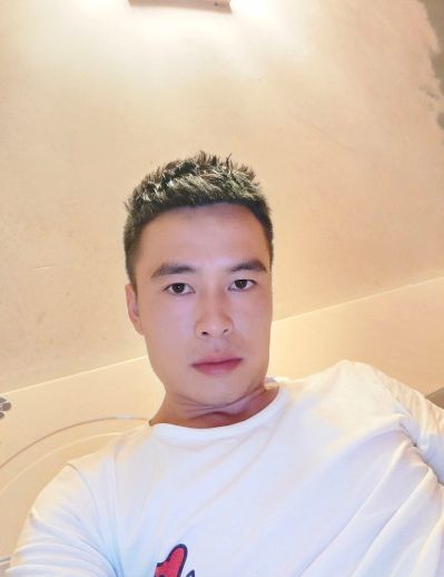 专业油漆工装修专业刮灰专一团队