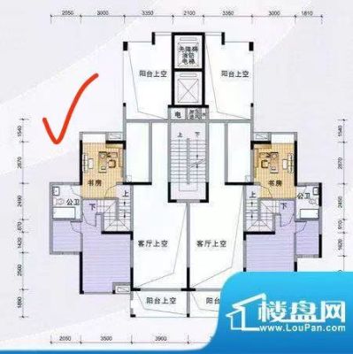 在一楼二楼之间加建楼板，敲墙，砌砖。