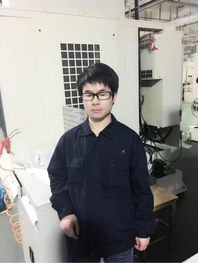 承接各种设备零件的设计和制造生产