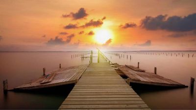 夏立空调，很老的款式了，电路板坏了，找个师傅更换成为通用的电路板，自己带匹配的电路板，   配件+安装费用180远