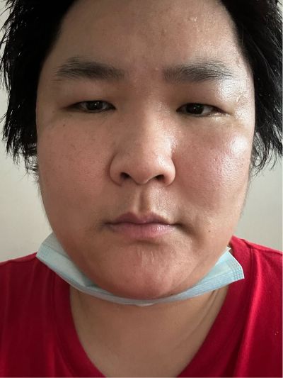 帮忙倒垃圾，从4楼家中到楼下垃圾堆，预计要跑3趟，倒垃圾的时候请注意安全，不要磕着碰着，不要伤到自己，一定要把垃圾丢到楼下垃圾堆里面，不要丢到半路上，请自备一双手套，楼栋门离垃圾堆仅50米，地址在钢花东村112街坊54门403号