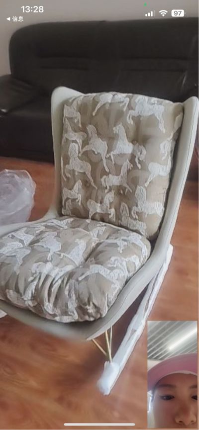 拆三扇门和门套并清理垃圾