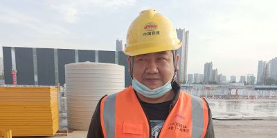 这两天工装活，家装活跟不上了。在家休息。有水电，维修安装的小活没。可以干干