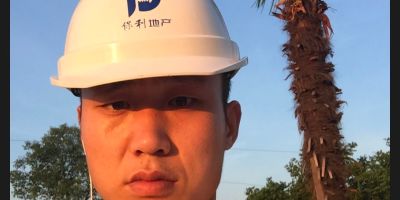 专业外墙吊绳，涂料，真石漆，防水，瓷砖空鼓修复，瓷砖加固，打玻璃胶。