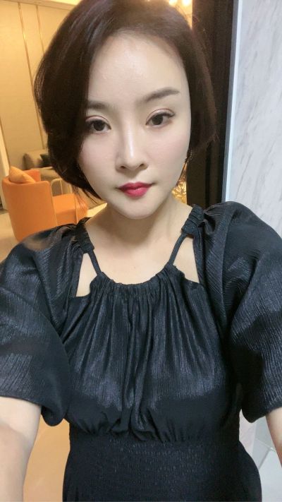 我需要木工师傅，包5个消防箱