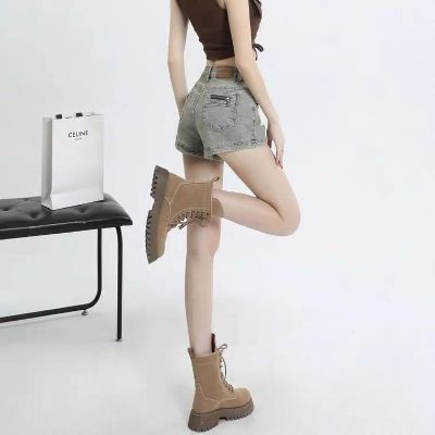 逸秋文化广告安装