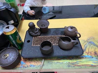 司机搬运家具安装