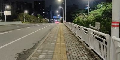 安装一个洗衣柜和一个临时厨房门